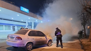 Se incendió un automóvil frente a la estación de servicios