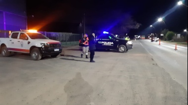 Un moticiclista atacó a una agente de tránsito durante un control nocturno