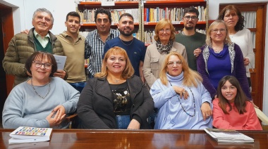 Escritores locales expusieron sus obras en la Biblio