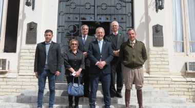 Tonelli visitó el Regimiento de Granaderos a Caballo y el Instituto Nacional Sanmartiniano