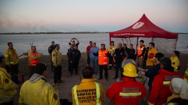 Brigadistas santafesinos lograron contener los focos ígneos en islas entrerrianas