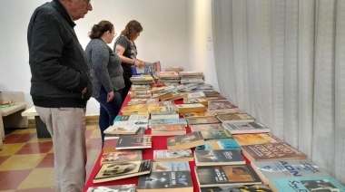 La Biblio festeja su día con una suelta de libros