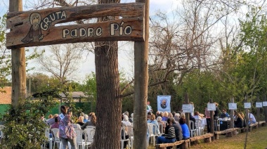 Más de cien personas asistieron a la procesión y misa en honor al Padre Pío