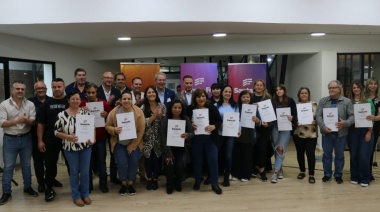 Trece familias recibieron las escrituras de la casa propia