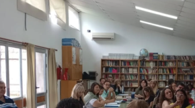 Jornada de capacitación en la Escuela Comercial “Juan Bautista Alberdi”