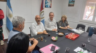 Reunión clave en el Anexo Municipal: inversión educativa y trabajo conjunto para fortalecer instituciones locales