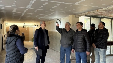 Tonelli recorrió las obras de recuperación en la Escuela de Comercio