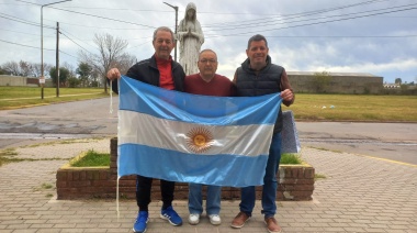 Entrega de bandera y compromiso con el patrimonio en el Barrio Güemes