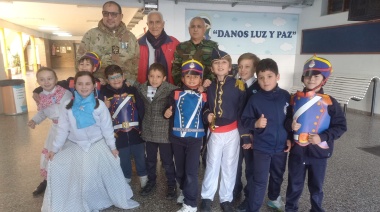 Veteranos de Malvinas toman el Compromiso de Lealtad a la Bandera en escuelas de la región