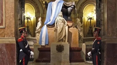La historia de los siete granaderos que custodian el mausoleo de San Martín ¿mito o realidad?