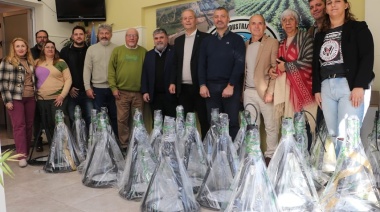 El Centro Comercial entregó nuevas luminarias led para calle Belgrano