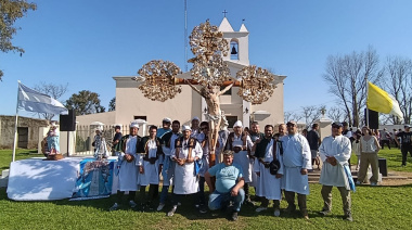 Unieron Arroyo Seco con San Nicolás cargando el centenario Cristo de La Guardia
