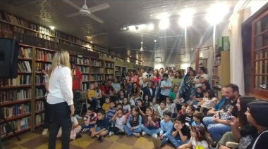 “Donde florece la vida”: la nueva muestra del taller de arte de Patricia Gasparri invita a mirar la naturaleza con otros ojos
