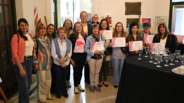 Artistas locales exponen sus obras en el hall de la Municipalidad