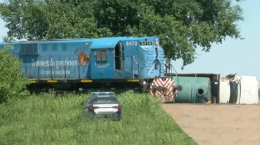 Una locomotora arrolló un camión en Alvear: Hay tres heridos