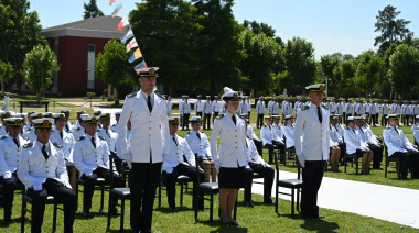 La Prefectura Naval Argentina celebró el egreso de sus nuevos oficiales