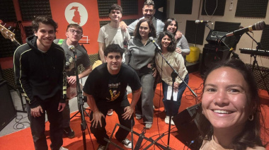 Love/Amor: Un viaje sonoro por los clásicos del rock y el pop