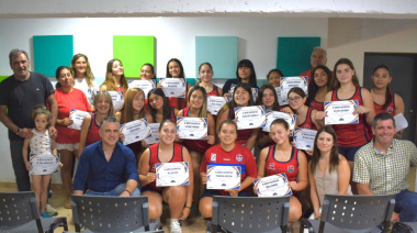 Jugadoras de Hockey Femenino del CAT fueros declaradas Deportistas Destacas de Arroyo Seco