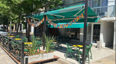 El bar La Corte inauguró la primera Isla Callejera de Arroyo Seco