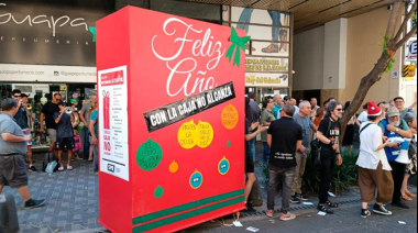 Trabajadores de La Capital reclaman sueldos dignos frente a un multimedio en expansión