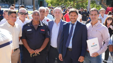 Bomberos Voluntarios recibieron equipamiento en Santa Fe