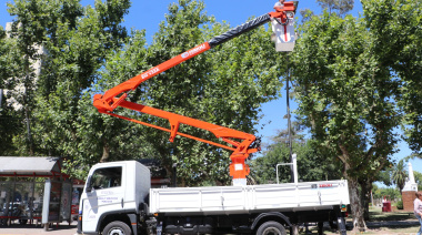 Presentaron el nuevo Camión Hidrogrúa que prestará servicios en Obras Públicas