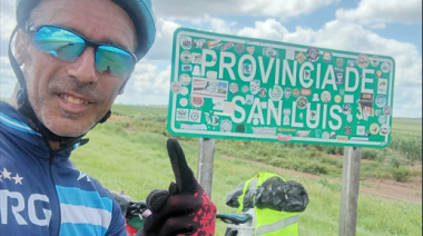 Claudio Tenaglia avanza por el país pidiendo la Ley del Ciclista