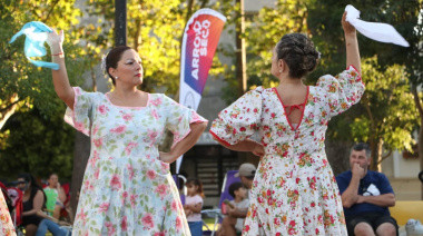 La celebración del Día de la Mujer convocó a cientos de familias en la plaza 9 de julio