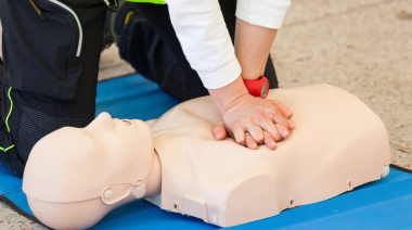 Capacitación en RCP y Primeros Auxilios para docentes de educación física y guardavidas