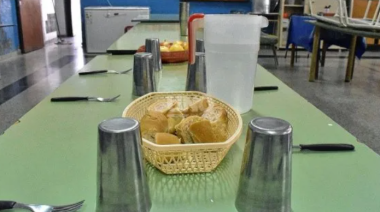 Cada vez más niños santafesinos comen en las escuelas