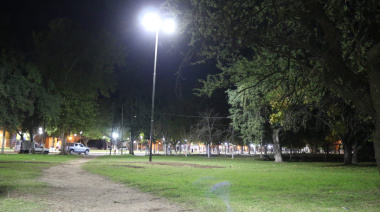 La municipalidad iluminó y recuperó un espacio verde olvidado