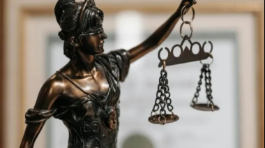Pullaro reforma la Justicia administrativa para agilizar procesos y ampliar el acceso ciudadano