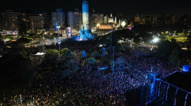 Más de 350.000 personas celebraron el Día de la Bandera