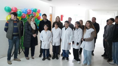 Pullaro inauguró la renovación del Centro de Salud Los Pinos, en Villa Amelia