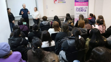Punto Violeta: 50 mujeres comenzaron el curso de pastelería