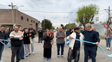 Tonelli inauguró obras de adoquinado en Barrio Athletic
