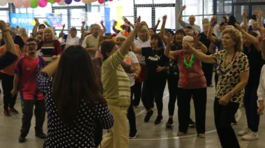 170 adultos mayores celebraron a lo grande el Día del Jubilado en "Los Tiburones"