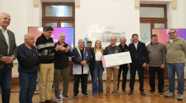 Pullaro entregó más $ 1.100 millones a tres instituciones