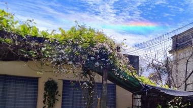 Nubes iridiscentes aparecieron en el cielo de Arroyo Seco