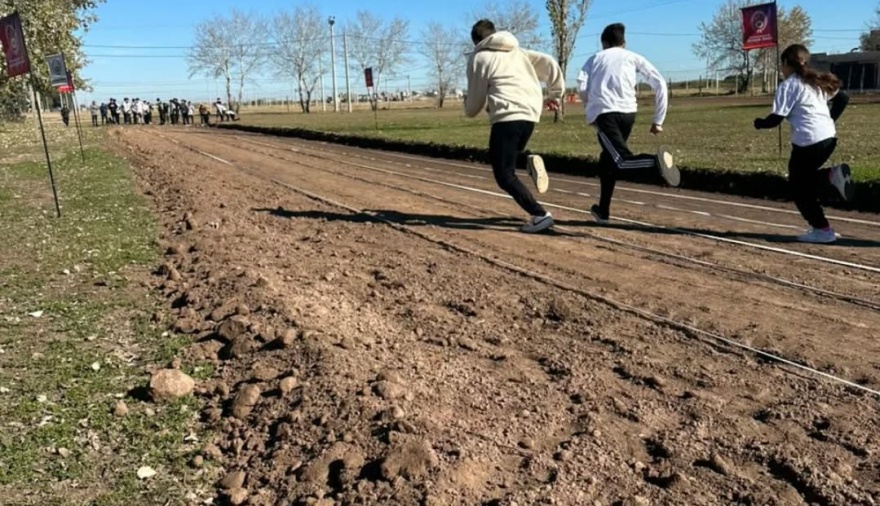 La Municipalidad de Arroyo Seco recibió $10 millones para fortalecer el deporte en niños y adolescentes