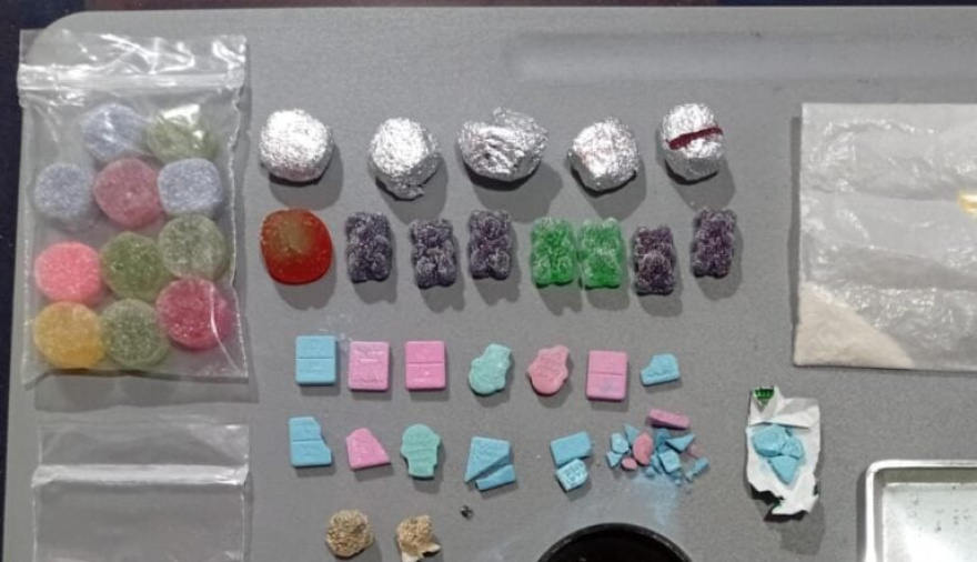 San Nicolás: Atraparon a cuatro personas con drogas de todo tipo