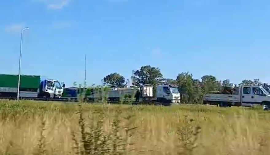 Desvíos en la Autopista por derrame de formol