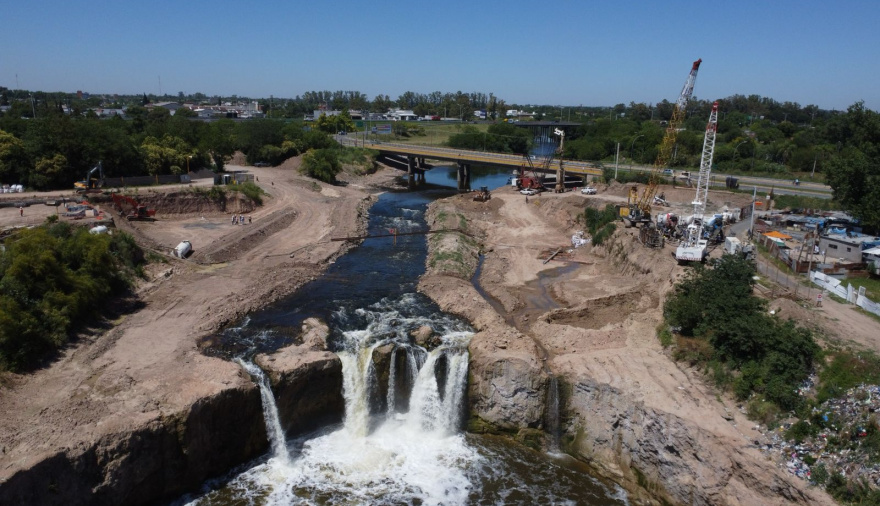 Avanzan las obras  para frenar el retroceso de la cascada Saladillo