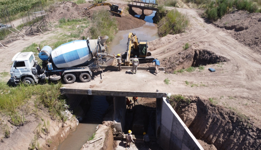 La obra sobre el Arroyo Frías ya alcanza el 65% de avance