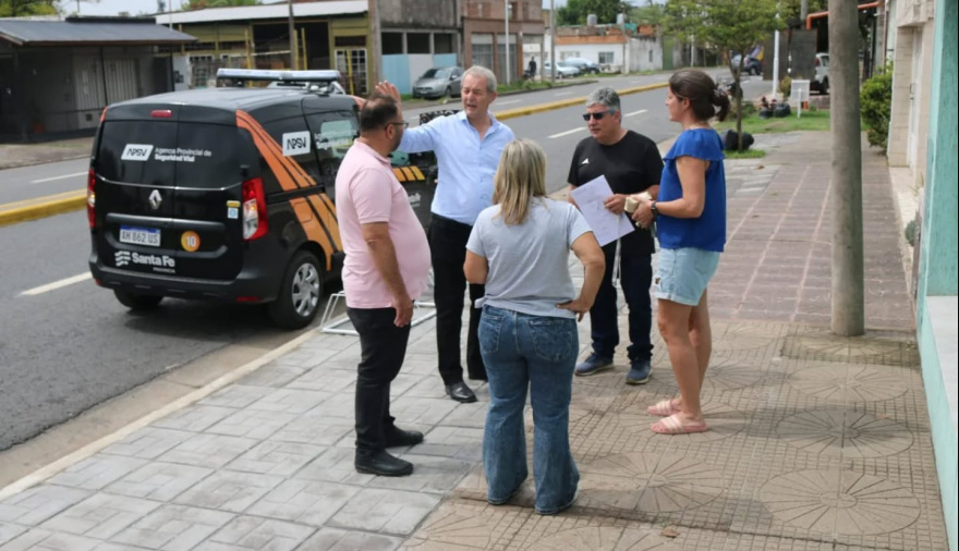Estacionamiento sobre Ruta 21: Funcionarios provinciales recorrieron el sector