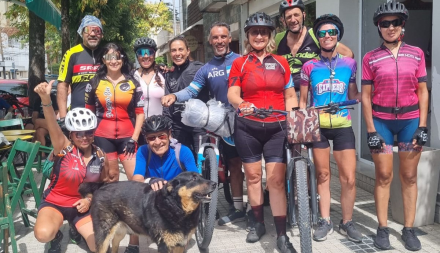 Pedaleó tres mil kilómetros por una Ley para los ciclistas