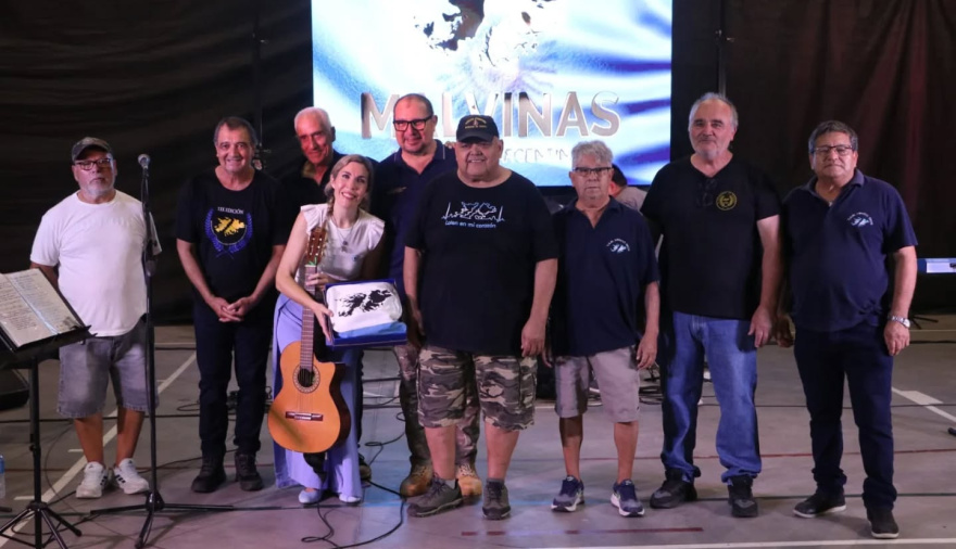 Honor y Gloria a los veteranos y caídos en la Guerra de Malvinas