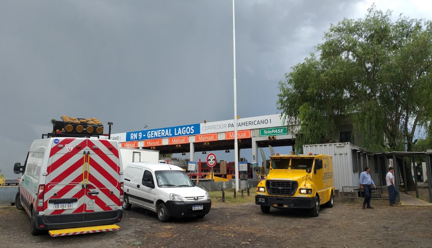 Corredores Viales deberá indemnizar a un automovilista por baches en la autopista