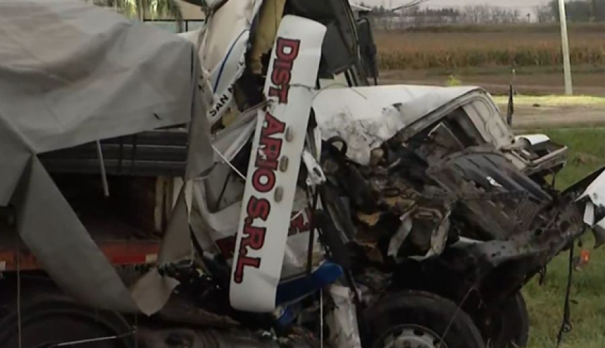 Dos camiones chocaron en la autopista entre Fighiera y Arroyo Seco