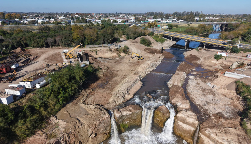 Avanza la obra para frenar el retroceso en la cascada del Saladillo